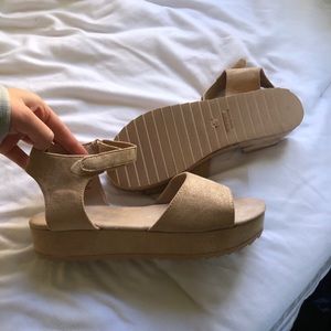 Old navy platforms